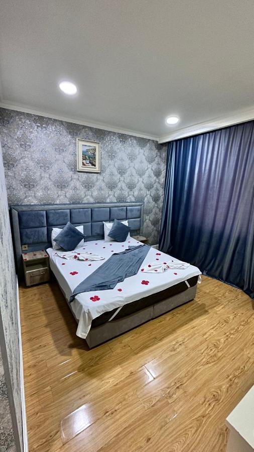 Eleon Hotel Baky Esterno foto