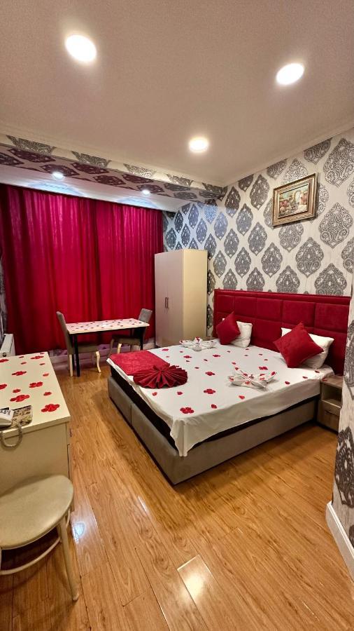 Eleon Hotel Baky Esterno foto
