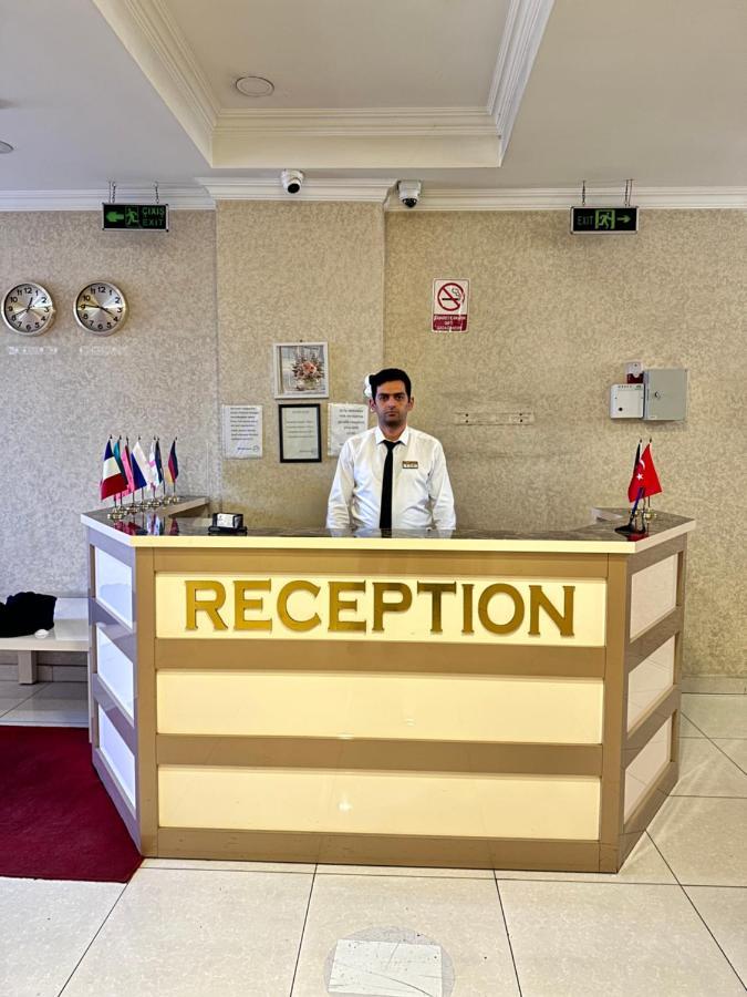 Eleon Hotel Baky Esterno foto