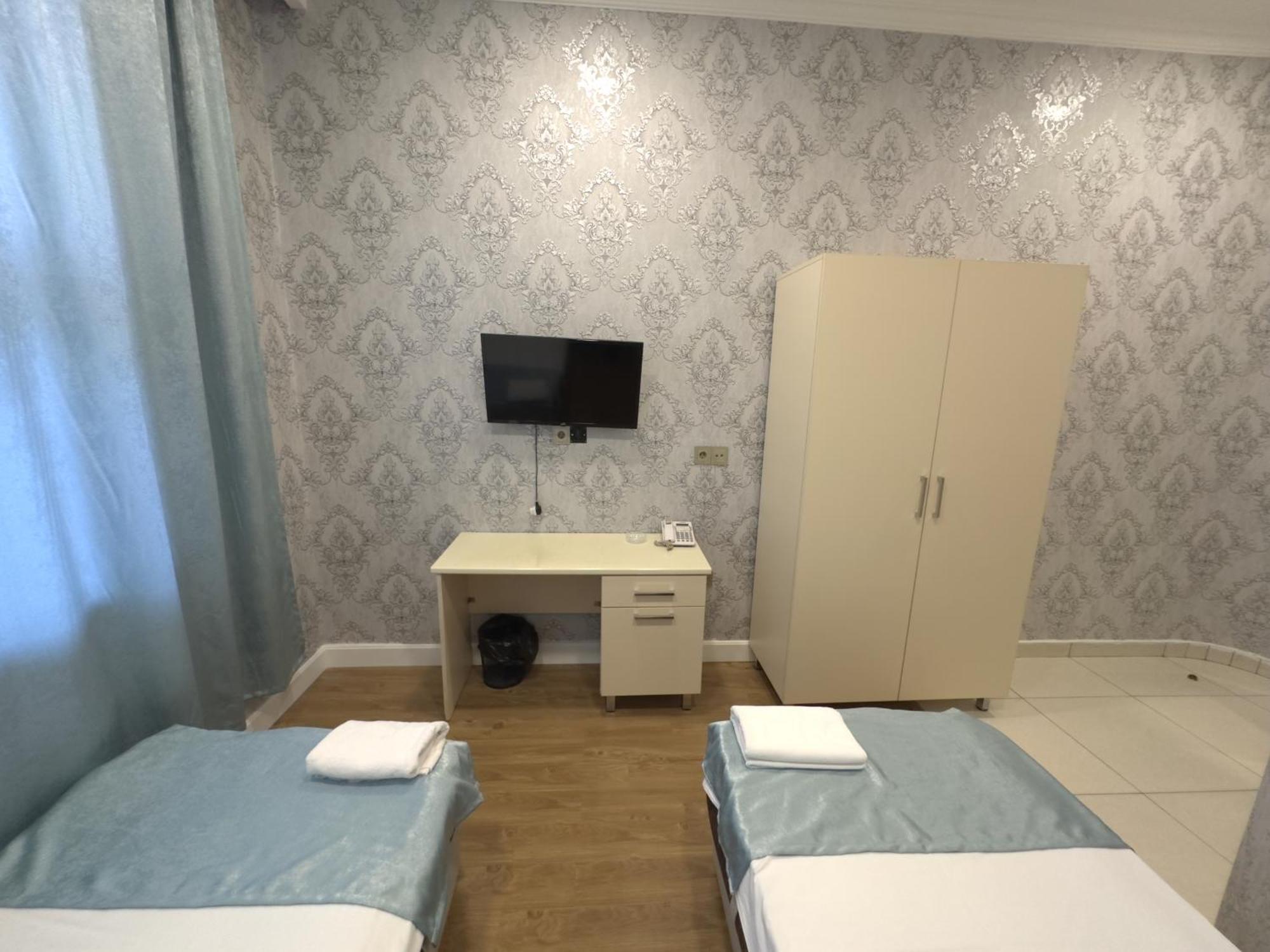 Eleon Hotel Baky Esterno foto